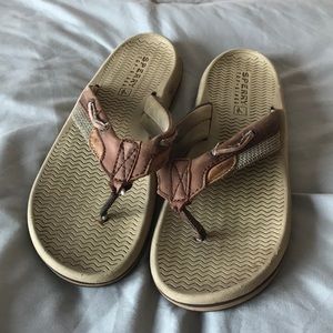 Sperry flip flops!